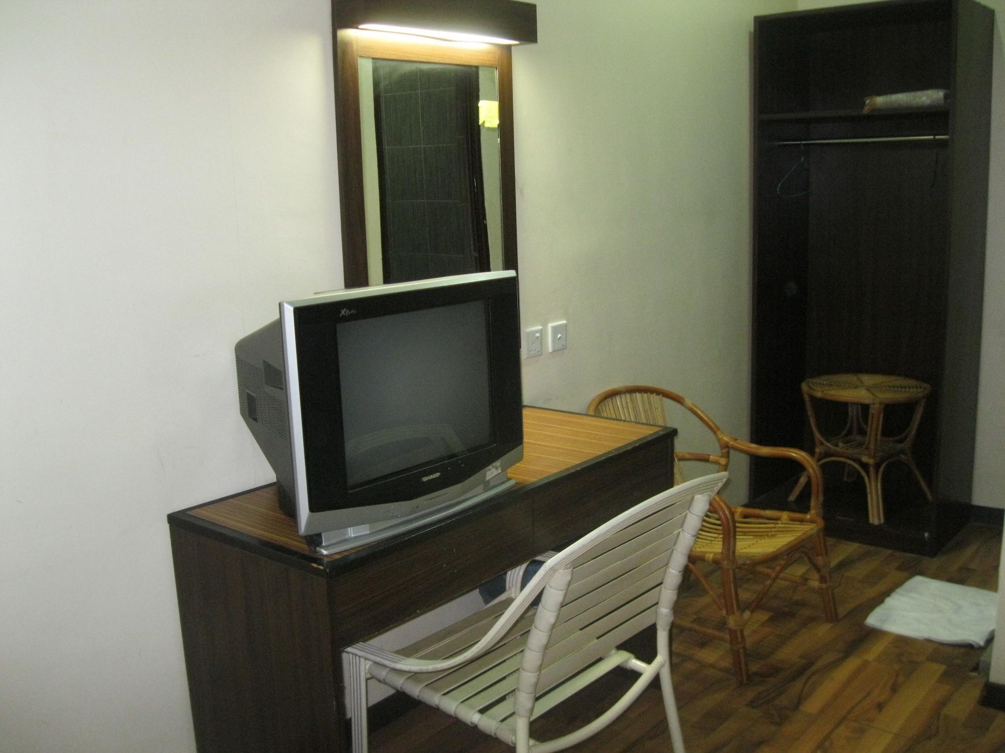 1 Baron Motel Куах Екстер'єр фото